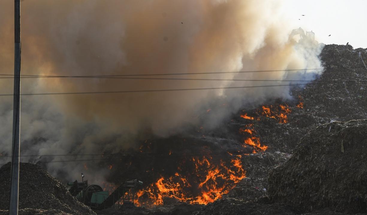 Fire breaks out at Delhi's Ghazipur landfill site