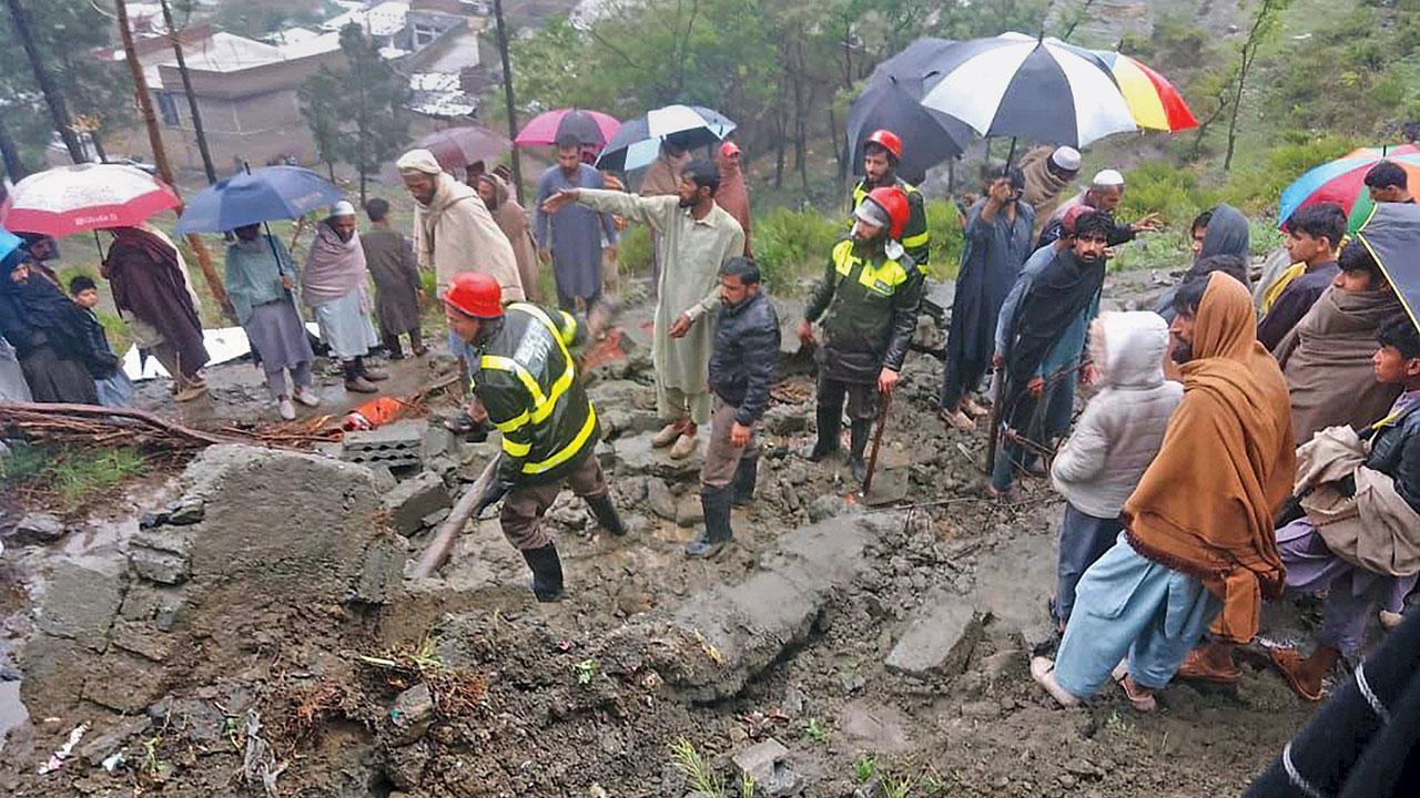 Lightning, rains kill 36 people in Pakistan