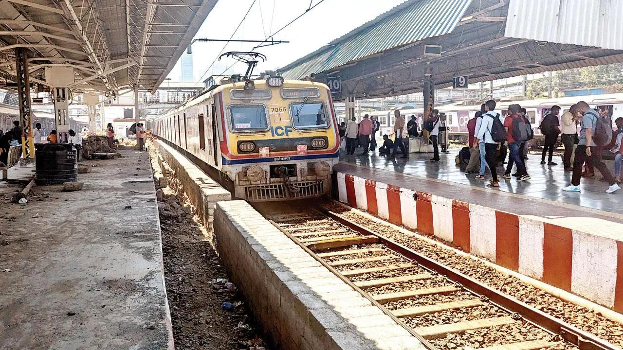 Central railway to carry mega bloc on Sunday on main and trans harbour line