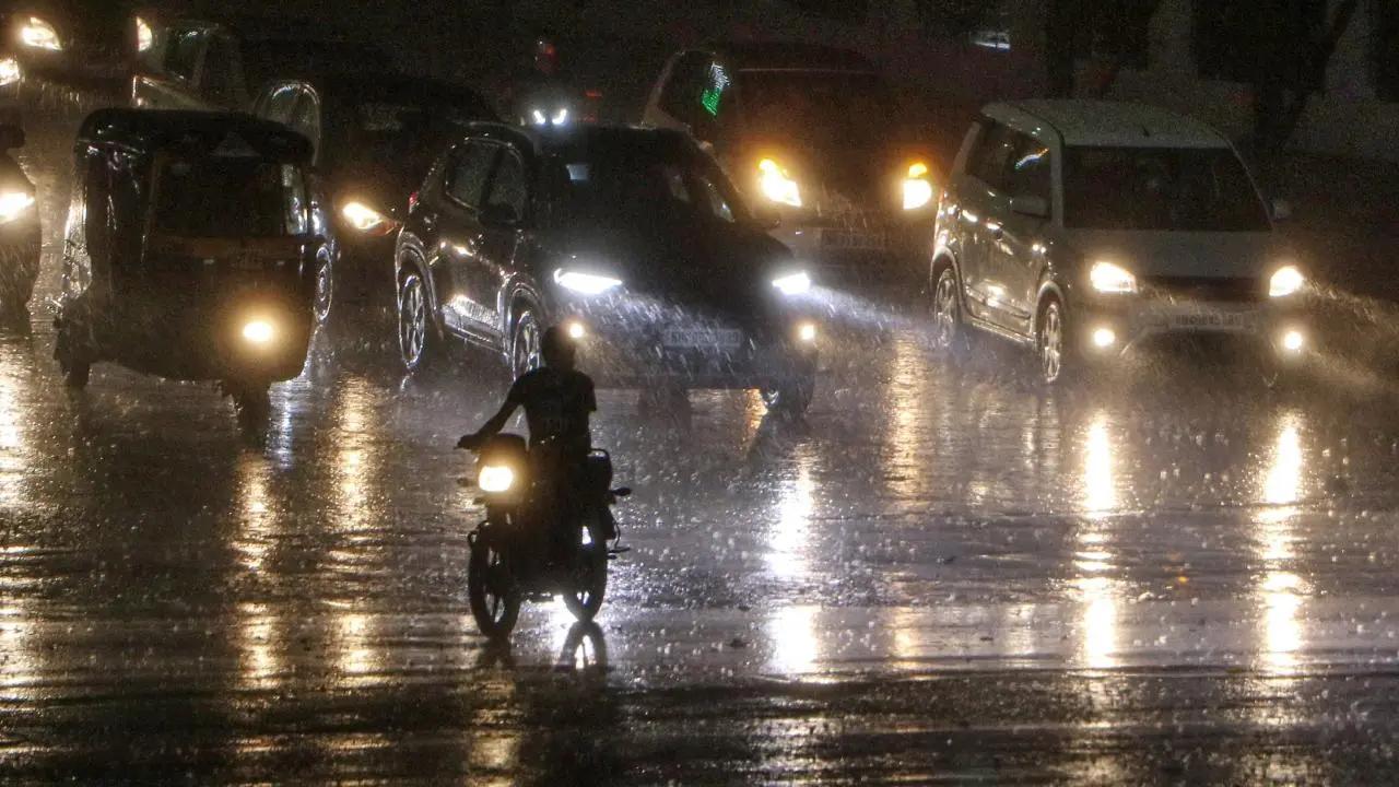 IMD issues alert for lightening with rainfall in Thane district for next 3 to 4 hours