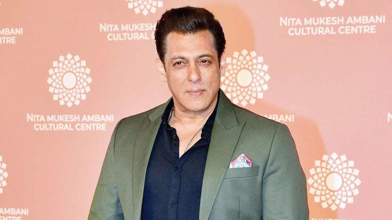 Salman attends Aayush Sharma's 'Ruslaan' screening