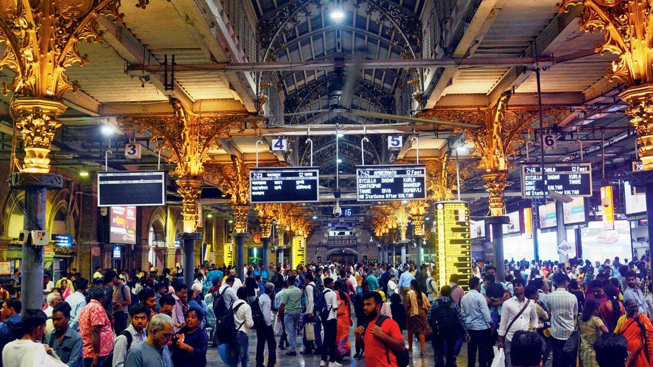 Passengers at Chhatrapati Shivaji Maharaj Terminus on February 10. File pics/Satej Shinde