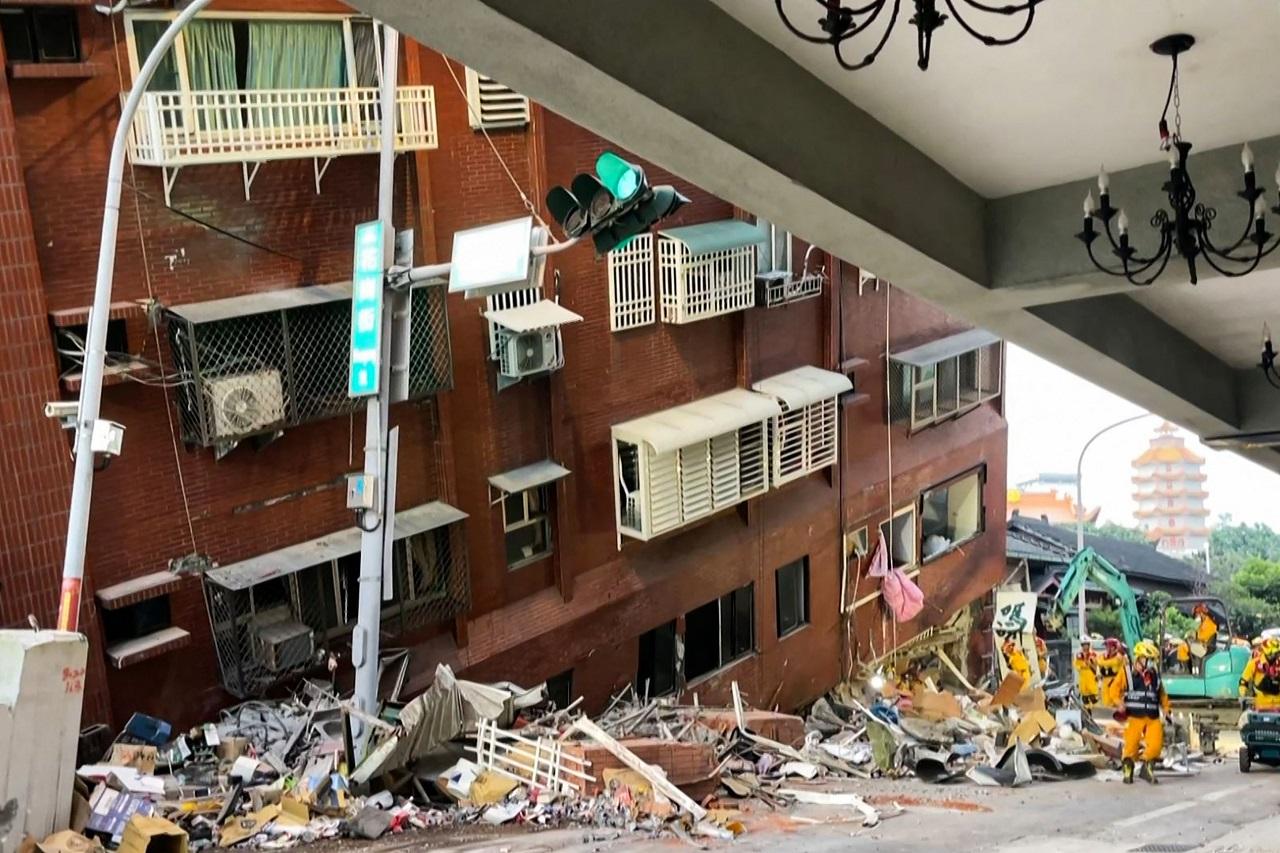 Workers start demolishing buildings and rescuing individuals trapped inside, visuals coming from Taiwan