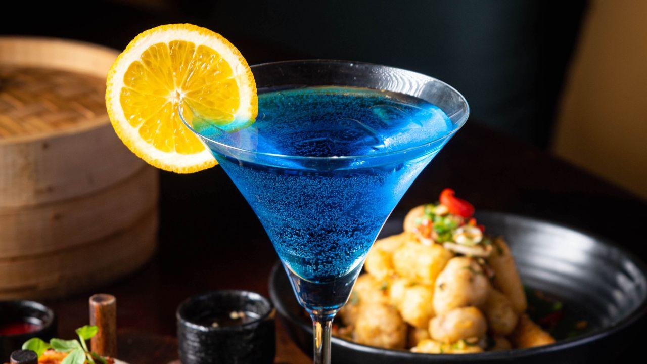 Try their Blue Lagoon, a tropical fusion of fresh pineapple juice and creamy coconut milk, and many more. They also offer thirst-quenching options like Orange Blossom, Virgin Pina Colada, Virgin Sangria, and Lynchburg Lemonade.