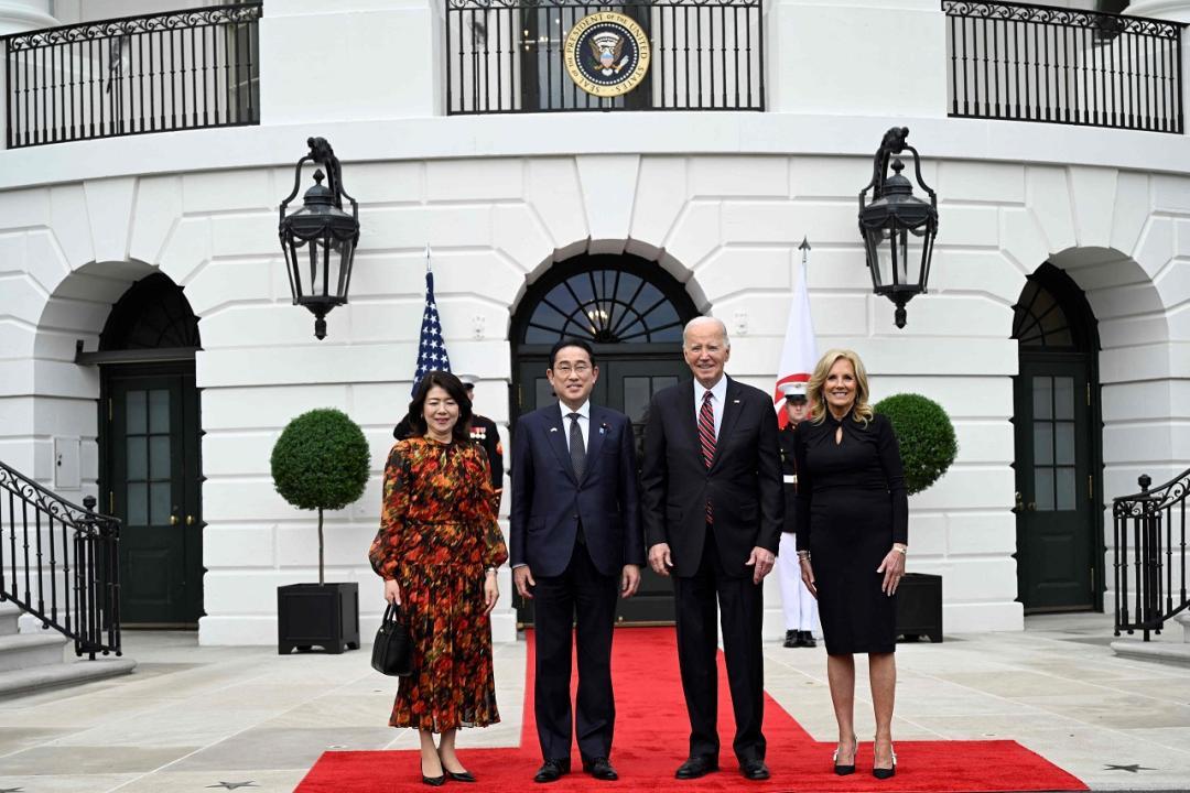 In Photos: Biden and First Lady welcome Japanese PM and his wife at White House