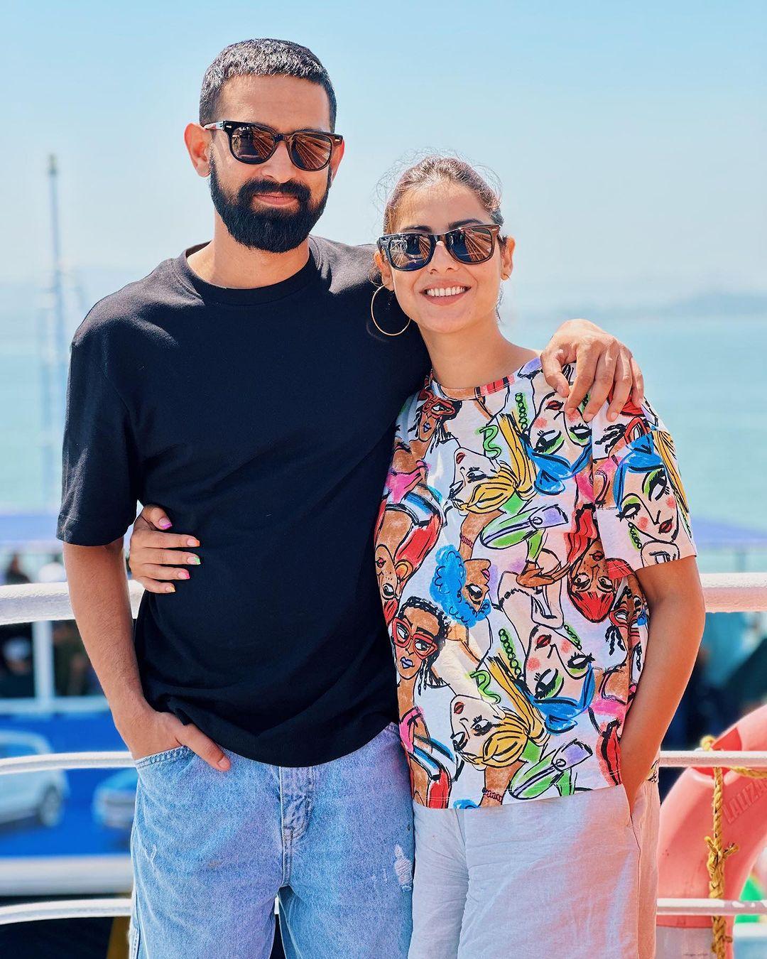 Vikrant and Sheetal met on the sets of the ALT Balaji show 'Broken But Beautiful', in which Vikrant was one of the main leads. The two actors soon started dating each other