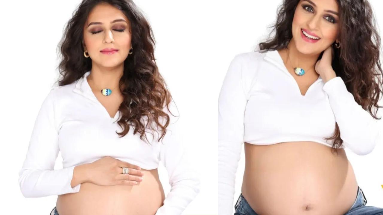 PICS: Awara Paagal Deewana actress Aarti Chabria flaunts baby bump, check it out!