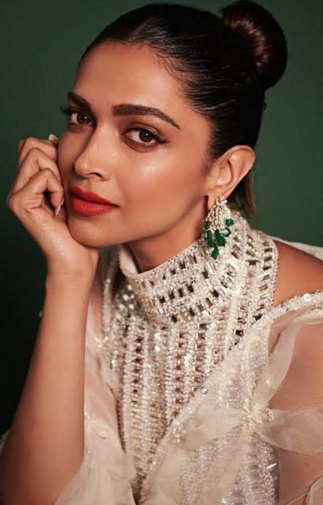 Do you remember the phrase “Kya aap close-up karte hain?” Deepika Padukone featured in an ad film flaunting her beautiful smile