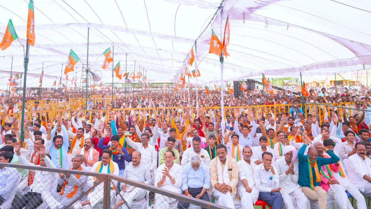 While campaigning in Khilchipur, part of the Rajgarh Lok Sabha constituency, Shah took a dig at Digvijaya Singh, the Congress candidate, urging voters to bid him farewell from politics with grandeur.