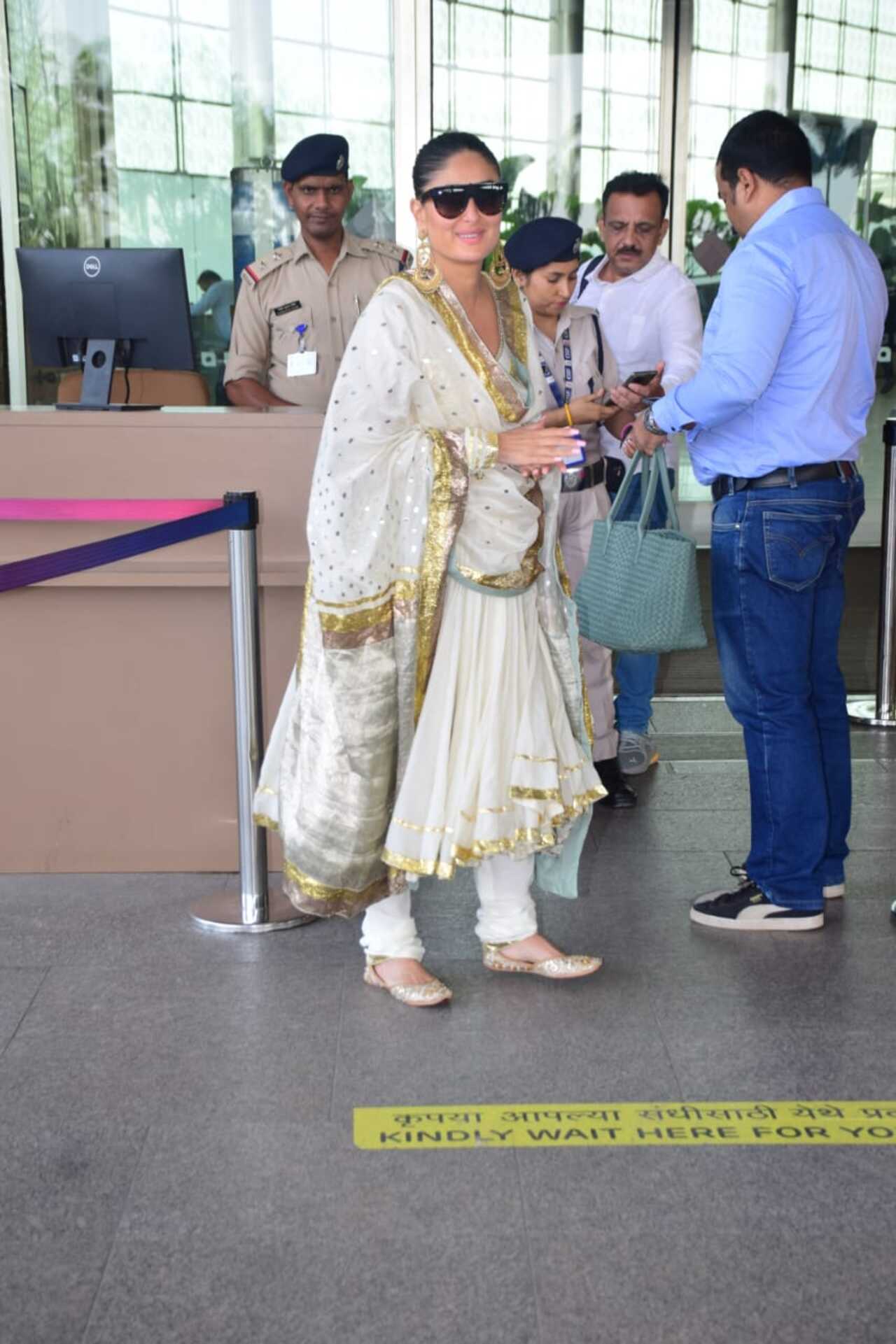 Kareena Kapoor Khan spotted in traditional wear at the Mumbai airport