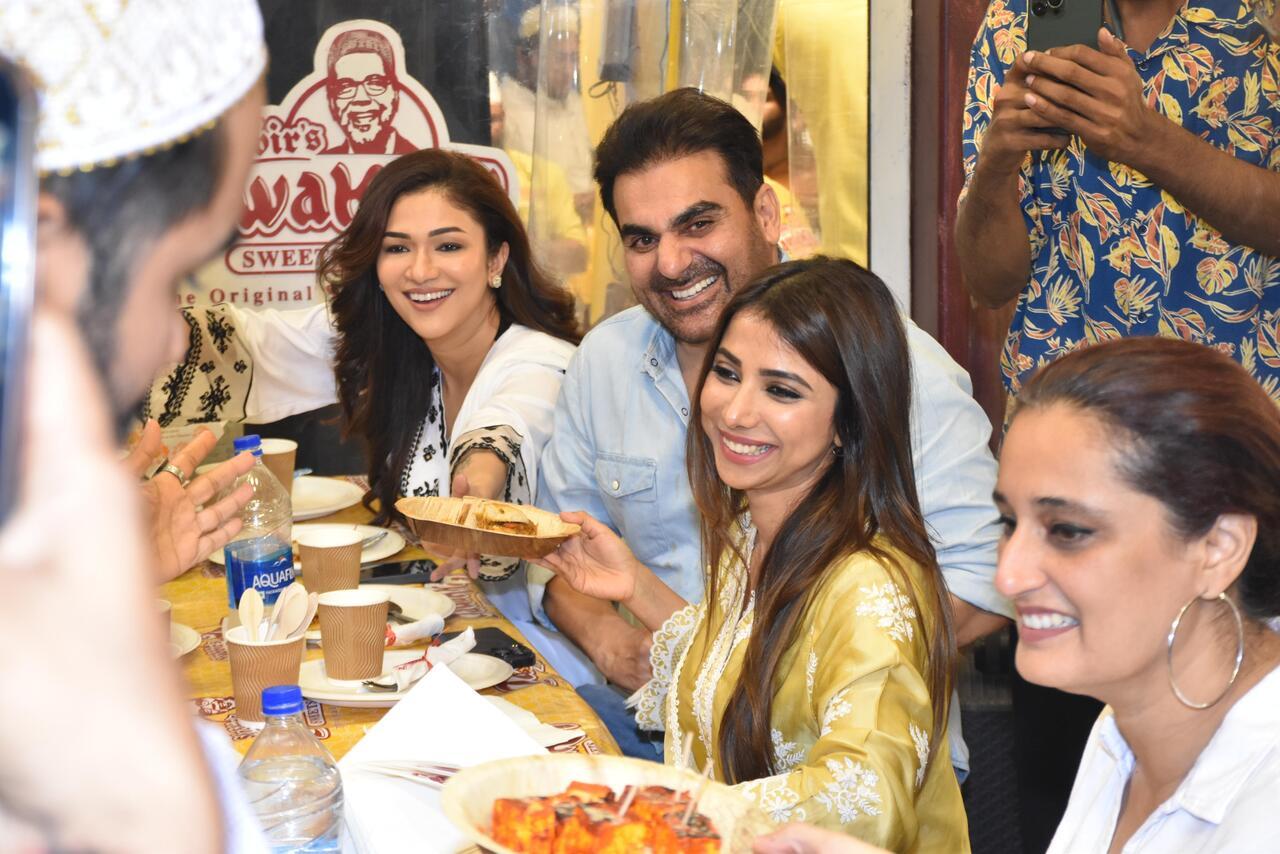 Arbaaz wore a pastel blue ensemble, while Sshura looked bespoke in a mustard yellow ethnic outfit. 