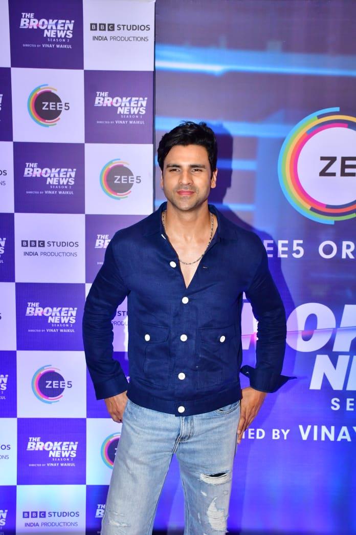 Divyanka Tripathi's husband Vivek Dahiya was also snapped at the red carpet of the event