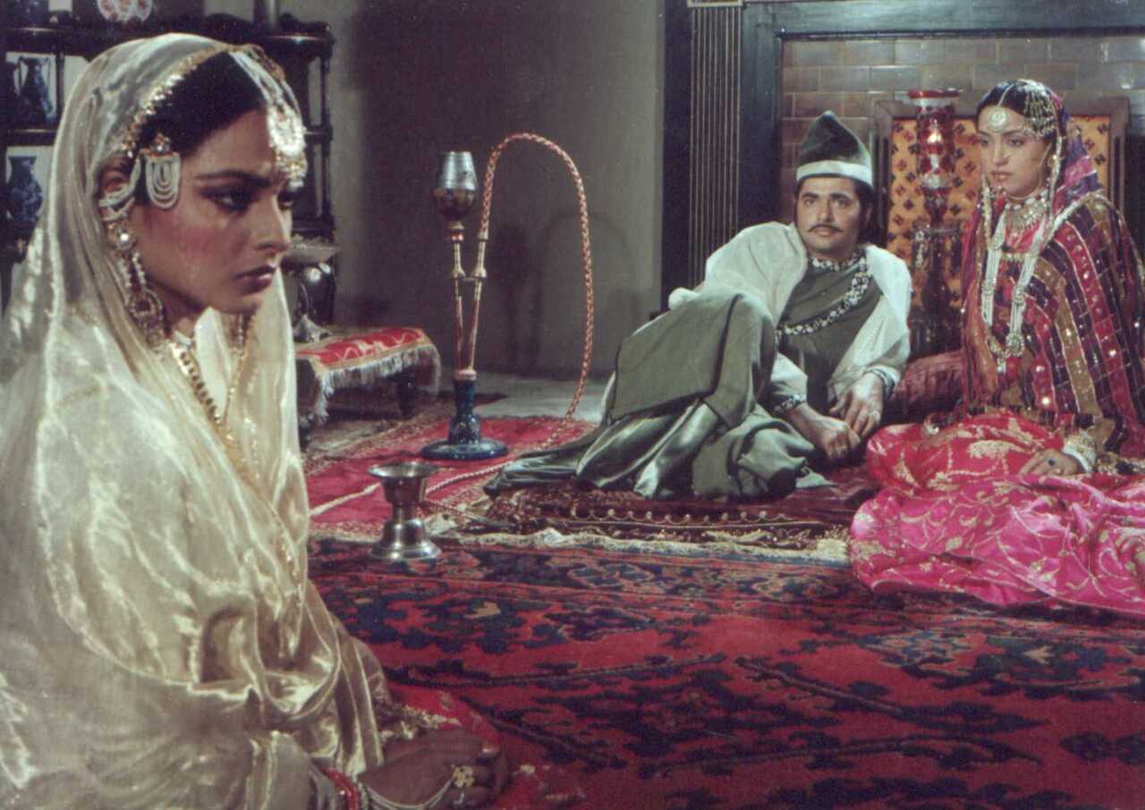 Released in 1981, Umrao Jaan is one of the most popular films in the courtesan genre. The film starring Rekha follows the story of a young girl kidnapped and sold to a brothel in Lucknow where she is trained to be a courtesan
