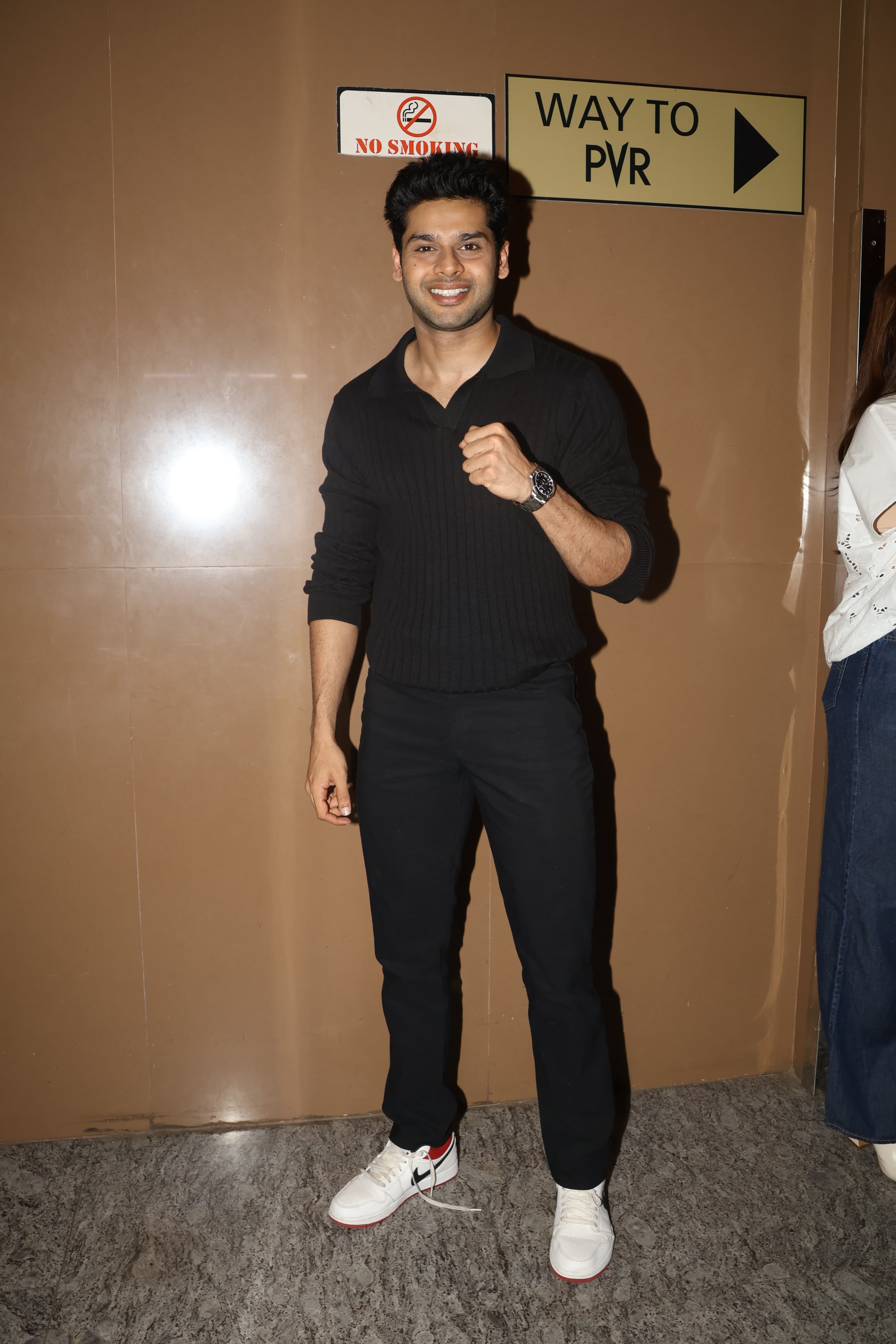 Abhimanyu Dassani posed for the paparazzi at the celebrity screening of 'Do aur Do pyaar'