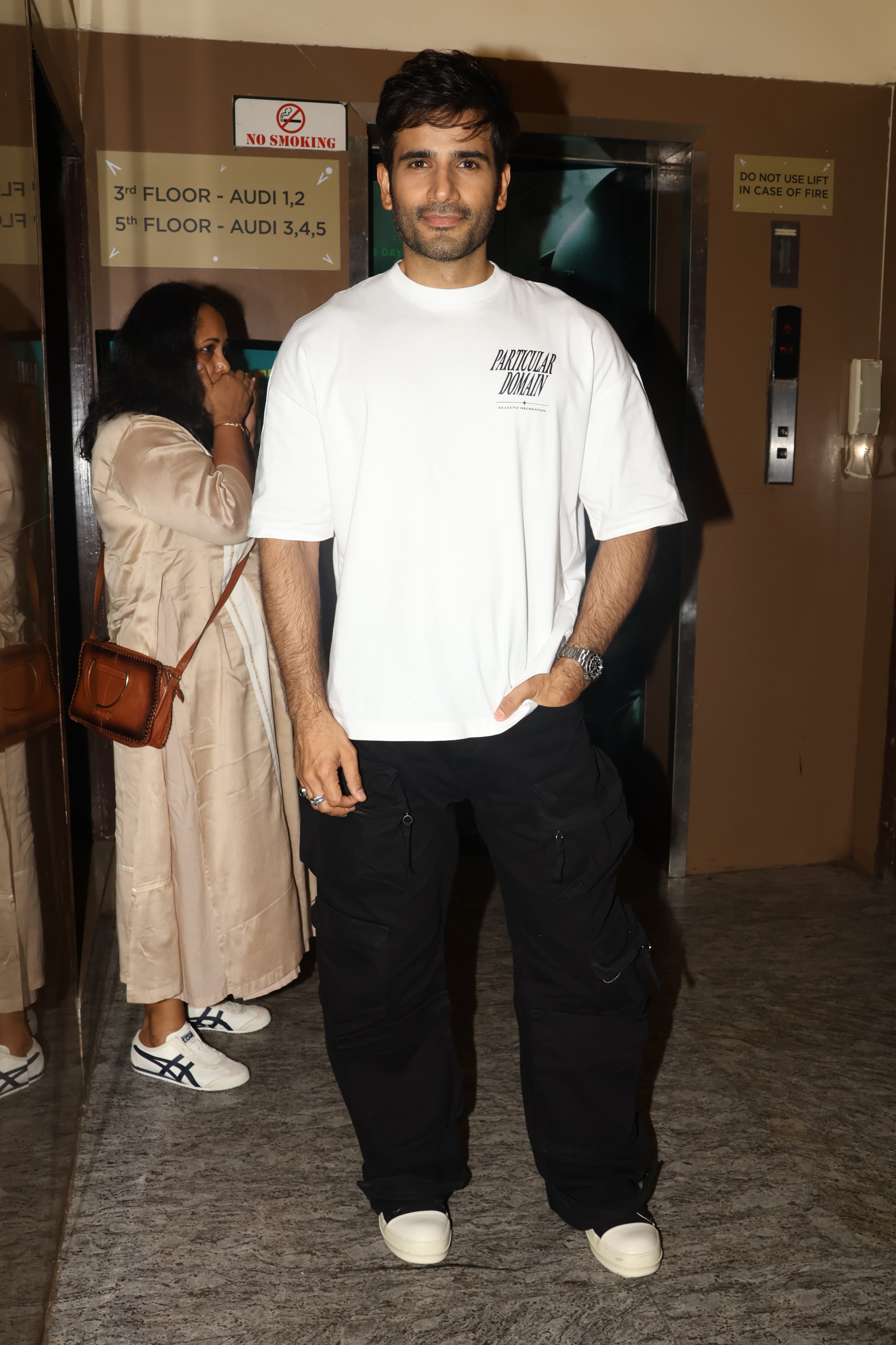 Karan Tacker opted for a simple and casual outfit as he attended the screening of the Vidya Balan starrer