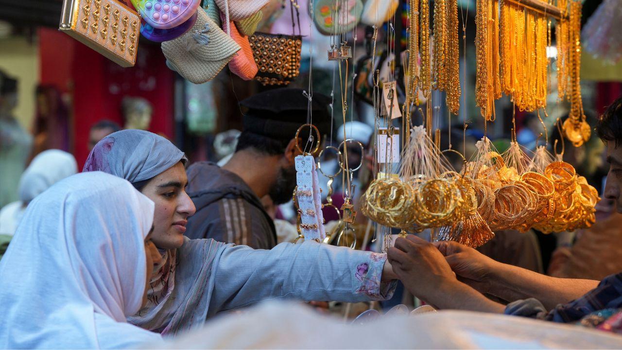 Here is how citizens of different countries are preparing for Eid-ul-Fitr 2024. Photo Courtesy: PTI