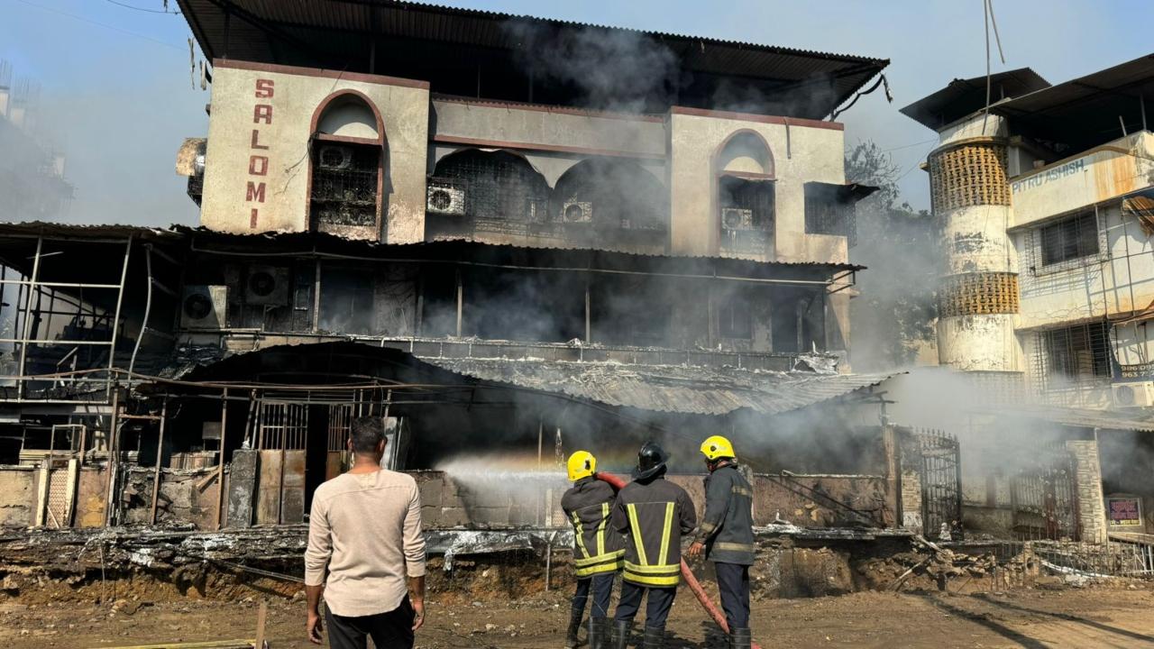 Considering the sensitivity of the issue, the VVCMC officials immediately swung into action and multiple fire engines were pressed into service to douse the blaze