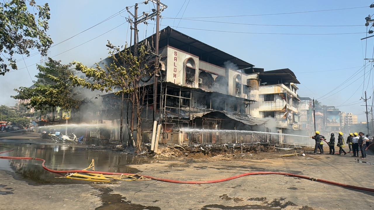 The civic and fire brigade officials rushed to the spot to control the blaze. Pics/Hanif Patel