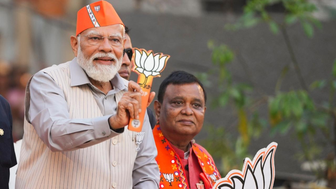 The Ghaziabad seat will witness a triangular contest. The BJP has declared Atul Garg as its candidate from the Ghaziabad constituency after Union Minister and the sitting BJP MP from Ghaziabad, Gen (retd) VK Singh, withdrew himself from the fray for the Lok Sabha polls