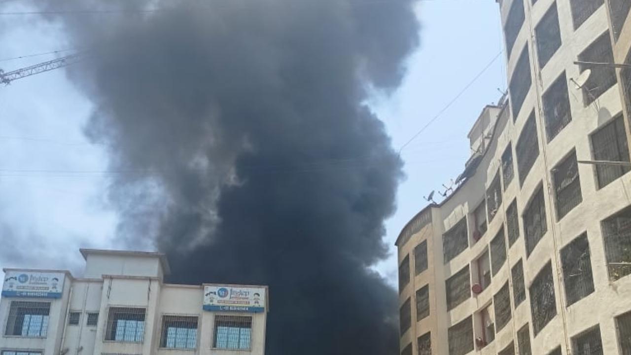 Major fire breaks out at an under construction site in Mira Road, none injured