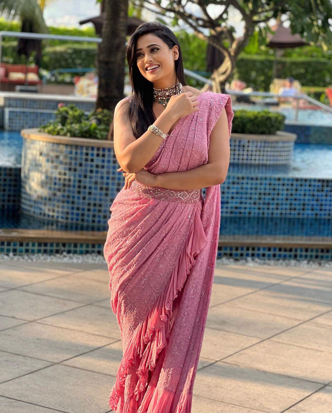 Shweta Tiwari dazzled the world as she opted for a pink embroidered saree