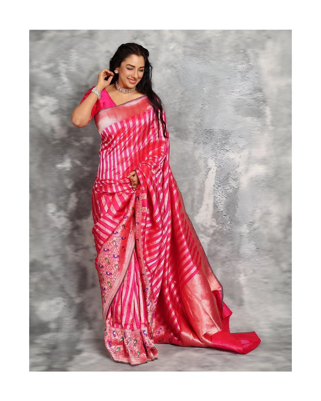 You're literally out of touch with the social media world if you haven't heard the 'Gulabi Saree' song. This song has crazily taken over the internet, and Rupali Ganguli's look is just perfect if you're planning to catch onto the trend