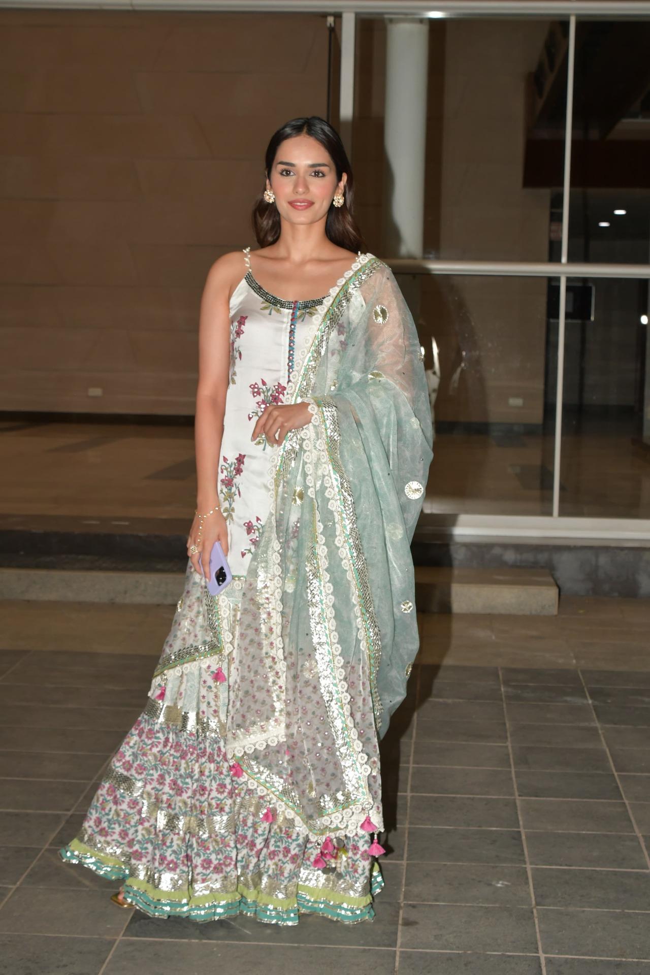 The film’s actress and former Miss World Manushi Chhillar sashayed in style at the event. 