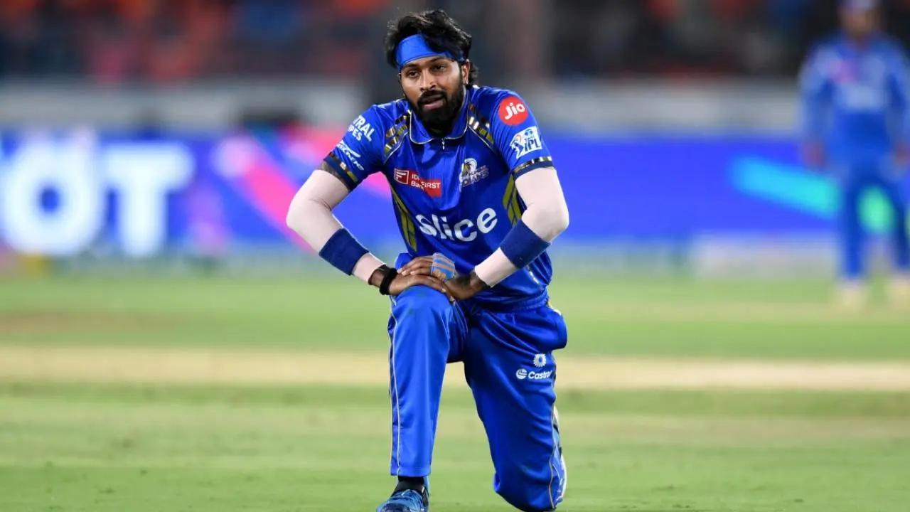 Under fire, Mumbai Indians have lost three consecutive matches under Hardik Pandya's captaincy. The hosts will be eager to register their first win of the tournament