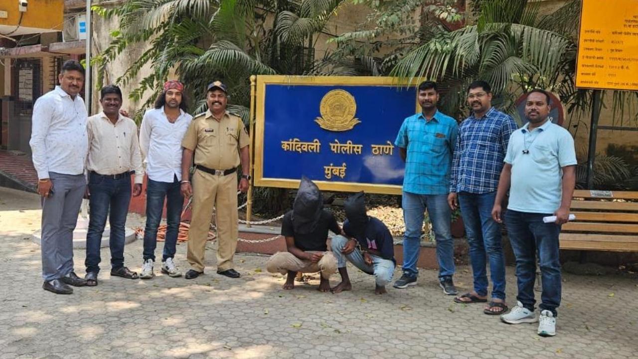 Two held for multiple mobile phone thefts at construction sites in Kandivali