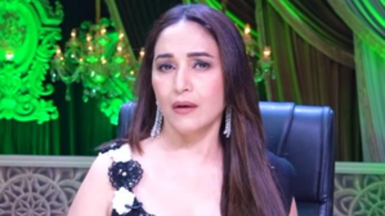 Madhuri Dixit shares video of her lip-syncing to Lisa Haydon’s ‘Vaatavaran’ dialogue from ‘ADHM’