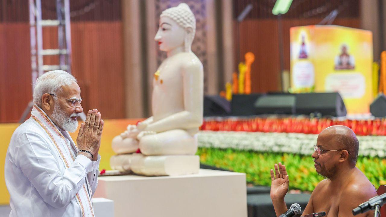 Prime Minister Narendra Modi offers prayers to Lord Mahavira during the inauguration of the 2550th Bhagwan Mahavir Nirvan Mahotsav on the occasion of Mahavir Jayanti, at Bharat Mandapam, in New Delhi on Sunday. (ANI Photo) 