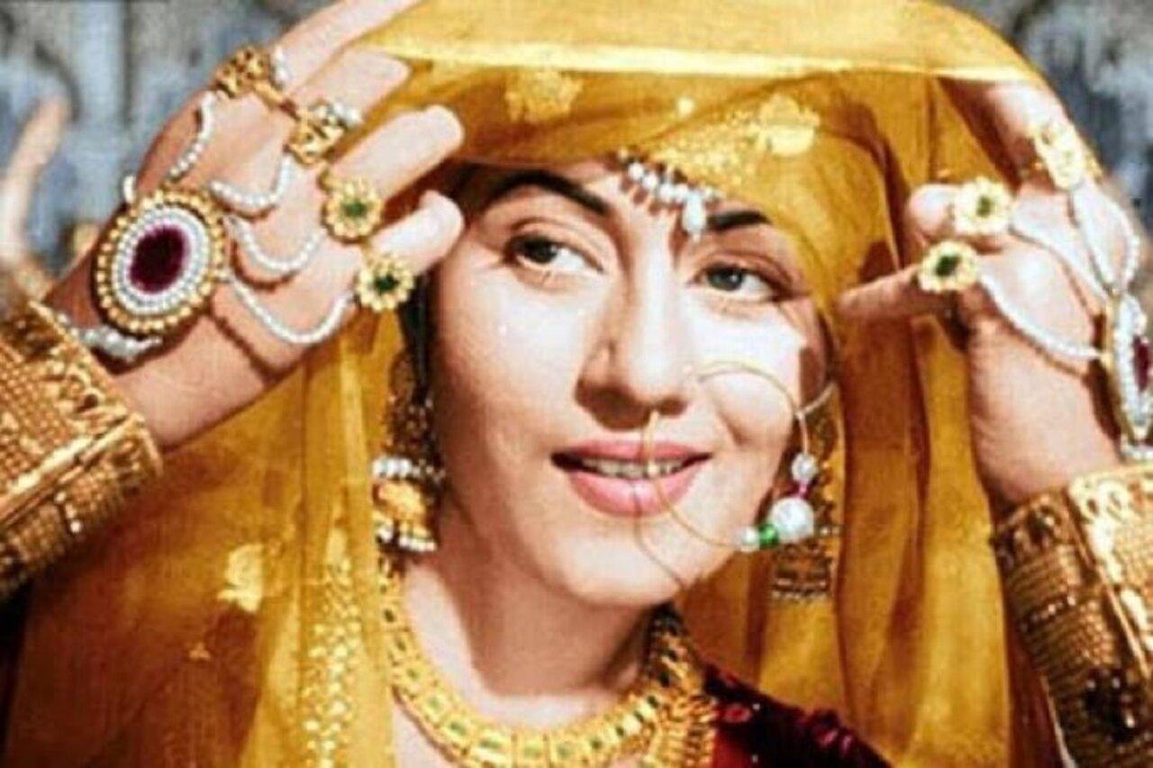The 1960 historical drama Mughal-e-Azam featured Madhubala in the role of Anarkali. Her grace and beauty as a courtesan on screen remains unmatched to this day. 