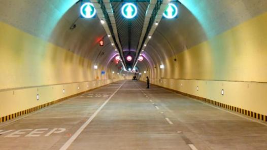 Mumbai Coastal Road witnesses its first accident; no one injured