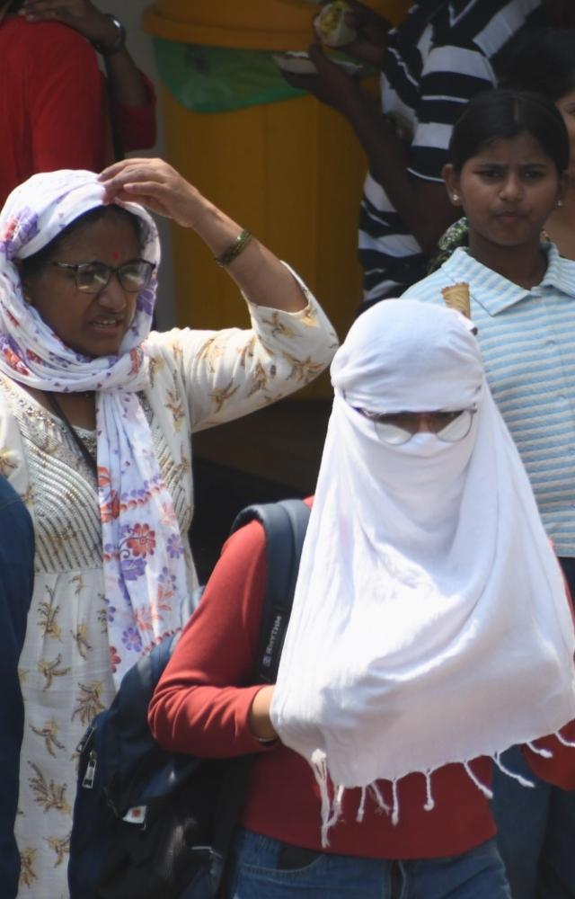 The city`s daytime temperatures had already begun to rise by Saturday
