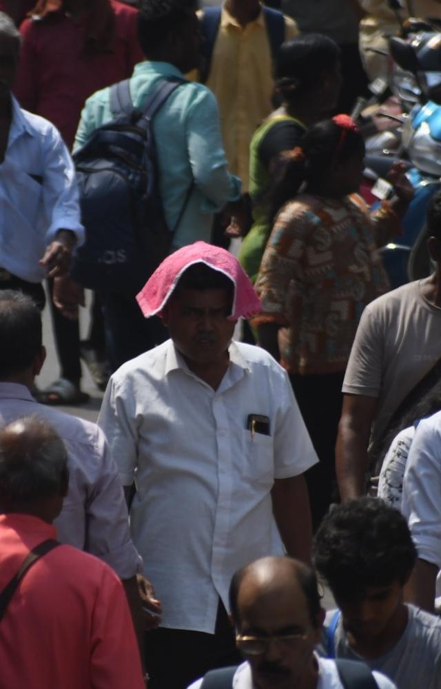 The Santacruz observatory of the Weather Bureau reported a maximum temperature of 36.6 degrees Celsius, which is 2.9 degrees higher than average