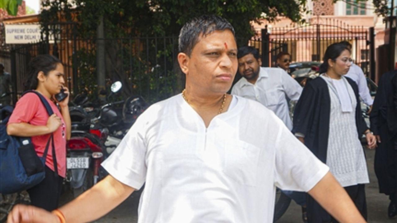 Representing Patanjali, senior advocate Mukul Rohatgi informed the bench about the cost of the advertisements. This discussion occurred with Patanjali's co-founder Baba Ramdev and Managing Director Acharya Balkrishna present, following earlier court directives.