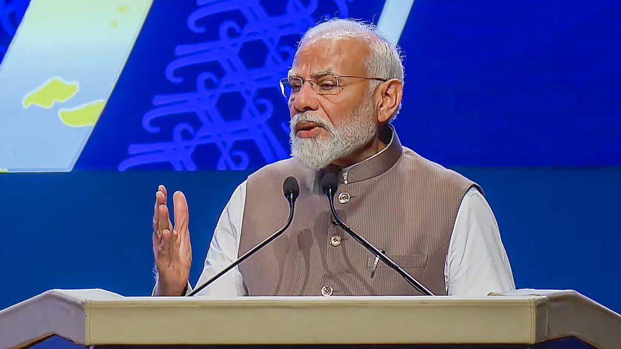 PM Modi: India must achieve economic self-reliance in 10 years