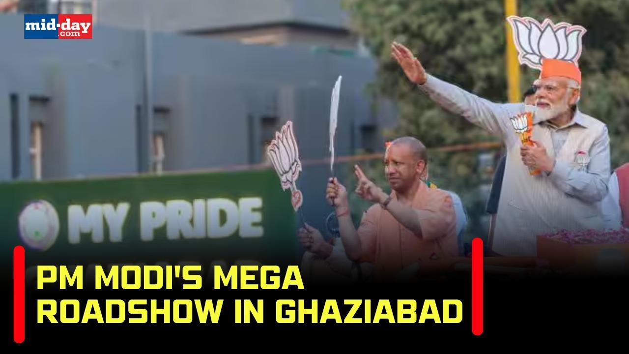  PM Modi holds a massive roadshow in UP's Ghaziabad 