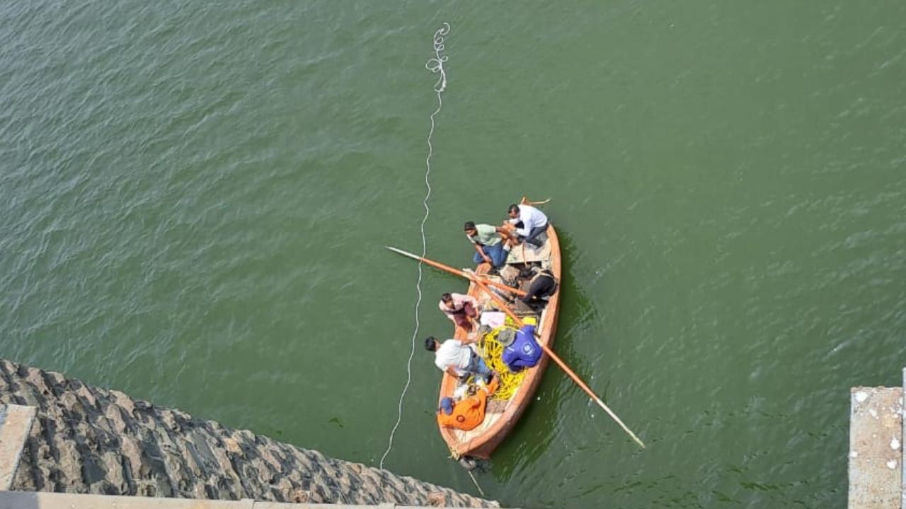 The officials are being assisted in the search by the Surat Crime Branch, divers and fishermen there to recover the gun
