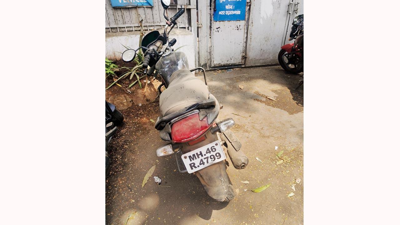 The bike abandoned by the accused 