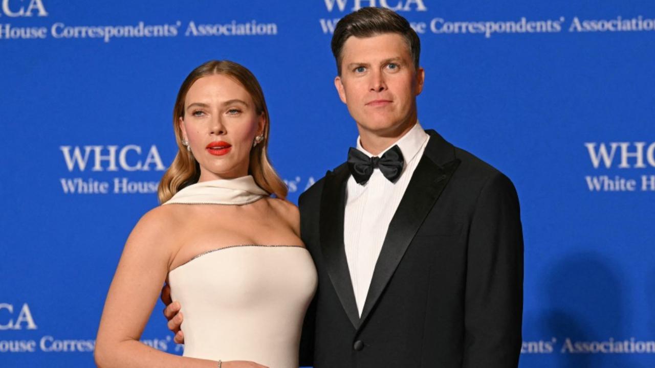 Scarlett Johansson, Colin Jost make a glamorous appearance at White House Correspondents’ Dinner