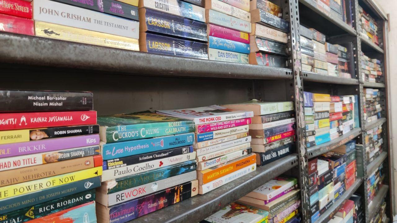 Although the prices of books here are fixed, you can still find your favourite one starting at Rs 50 or 100 if you wish to get your hands on a second-hand copy. 