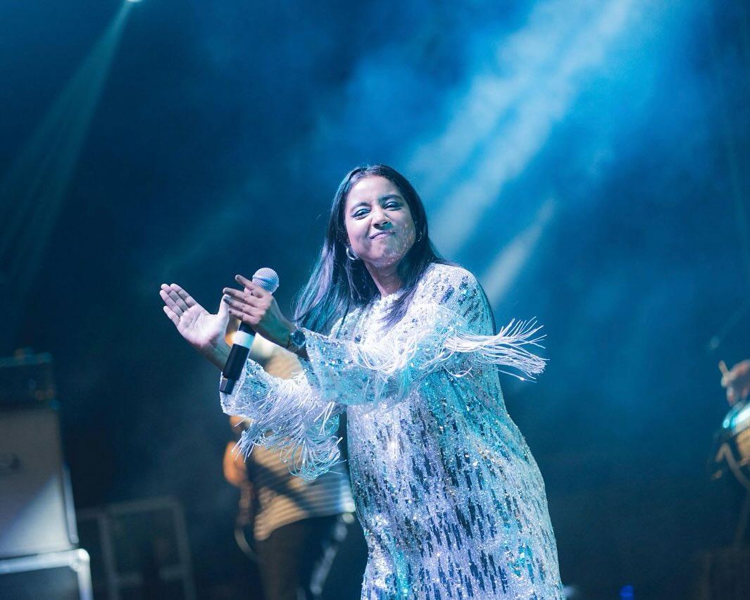Shilpa Rao is not just about singing; she knows how to put on a show that blows your mind. 