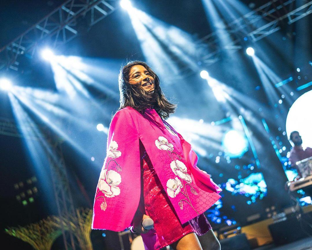 When she steps onto the stage, you can feel the excitement building up. 