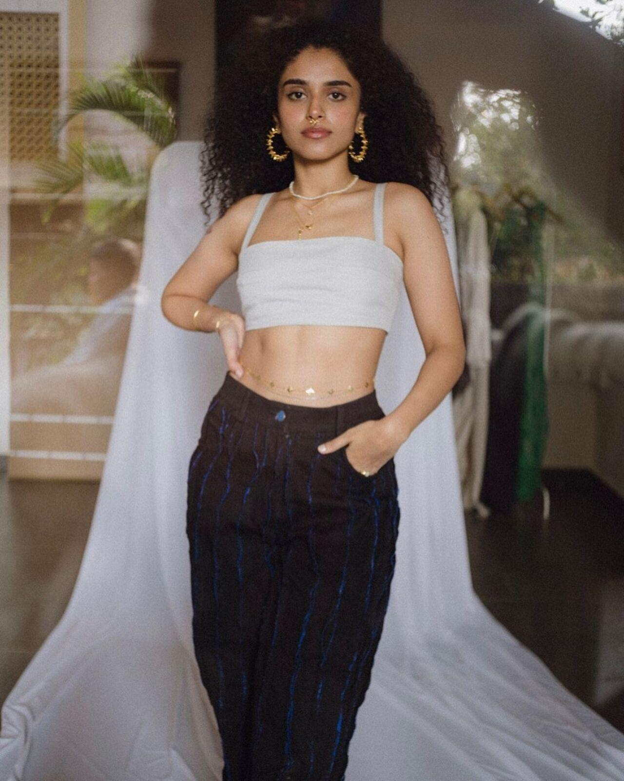 Mumbai-based actress Shinnova has garnered headlines ever since she claimed that actor and BJP MP Ravi Kishan is her biological father. 