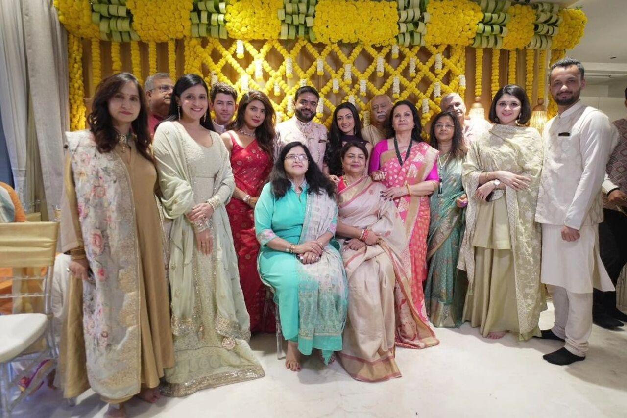 In the pictures, we could also spot Priyanka's mom Madhu Chopra, cousin Mannara Chopra among other family members