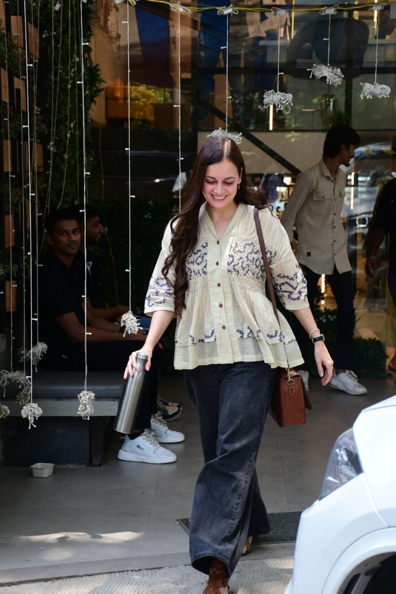 Gorgeous Dia Mirza was spotted outside a salon in Bandra. 