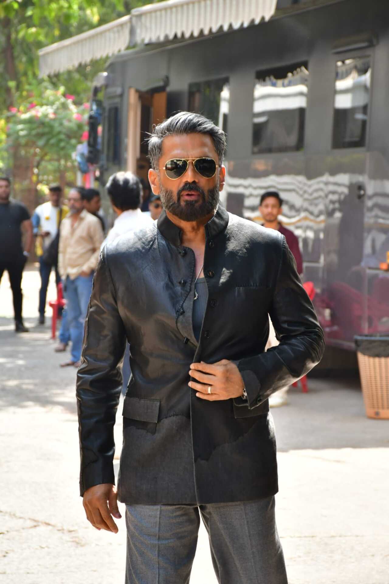 Suniel Shetty was spotted on the sets of Dance Deewane