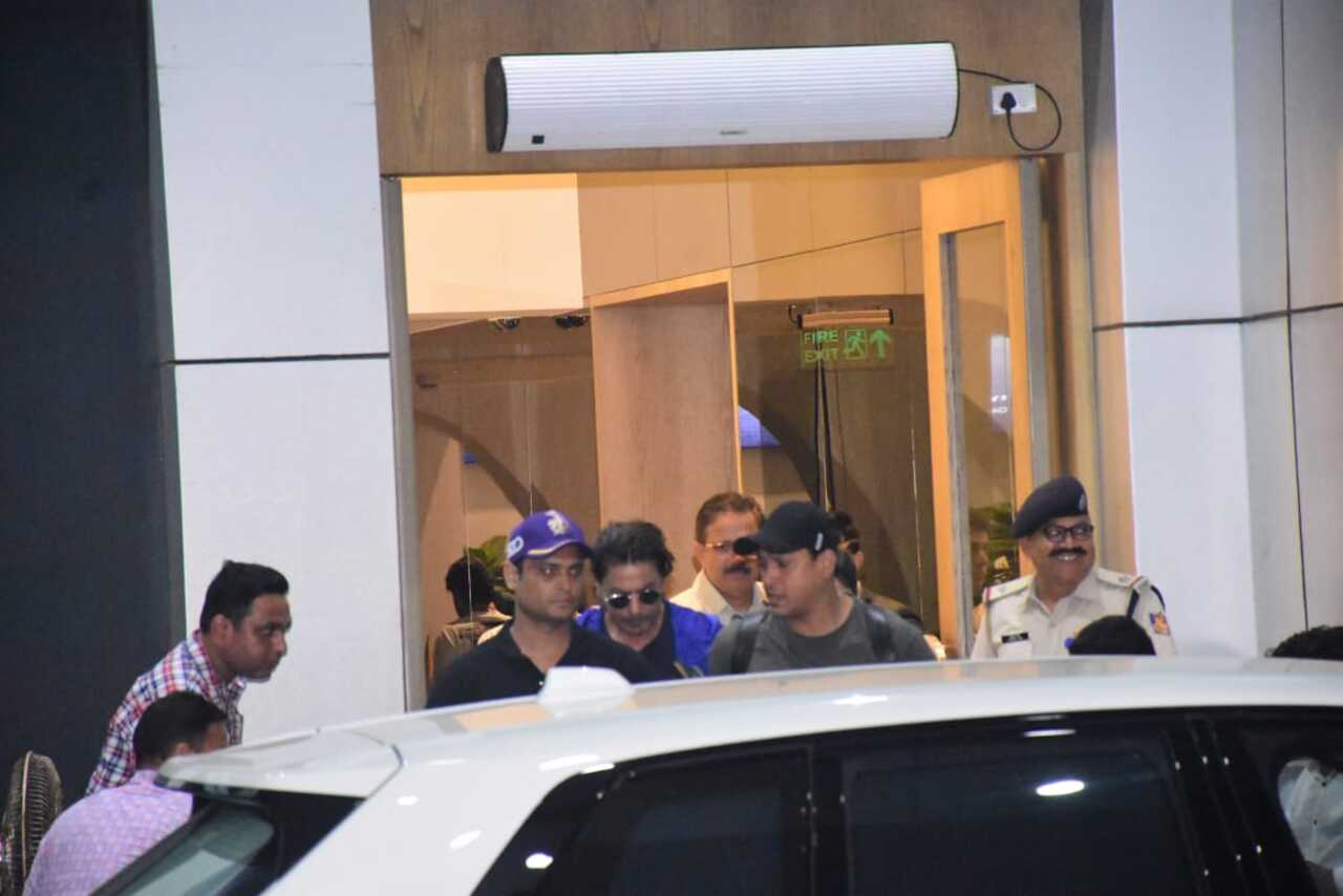 Shah Rukh Khan was spotted arriving at Kalina airport after attending an IPL match