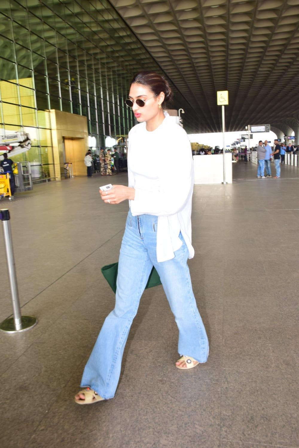 Athiya Shetty combined Summer aesthetics and airport fashion for her appearance at the Mumbai airport